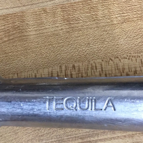 New Tequila Petron squeezer - Picture 2 of 7